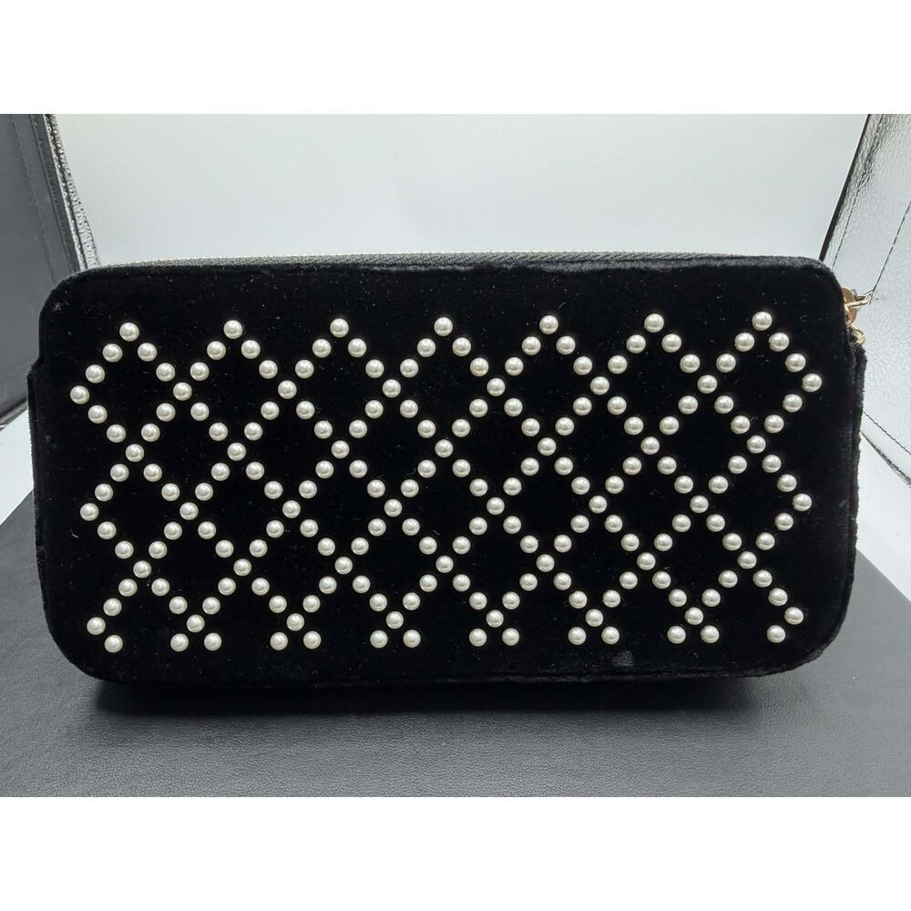 Chanel Quilted Pearl Double Zip Clutch W/ Chain SPB-MS 363036 - Picture 4 of 15